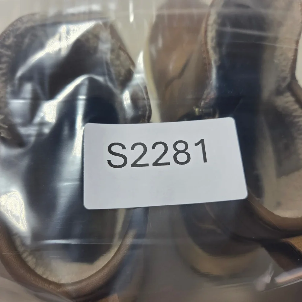 Khombu ankle boots